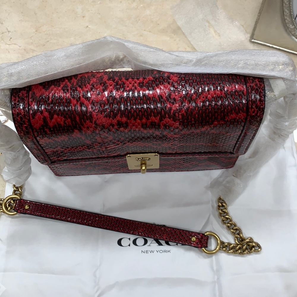 LAST COACH HUTTON GENUINE SNAKESKIN SHOULDER BAG IN CERISE W/CHUNKY CHAIN STRAP - Picture 16 of 16